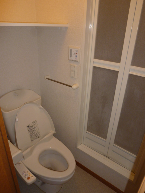 レオパレスエスペランサⅣ111号室 温水洗浄便座付