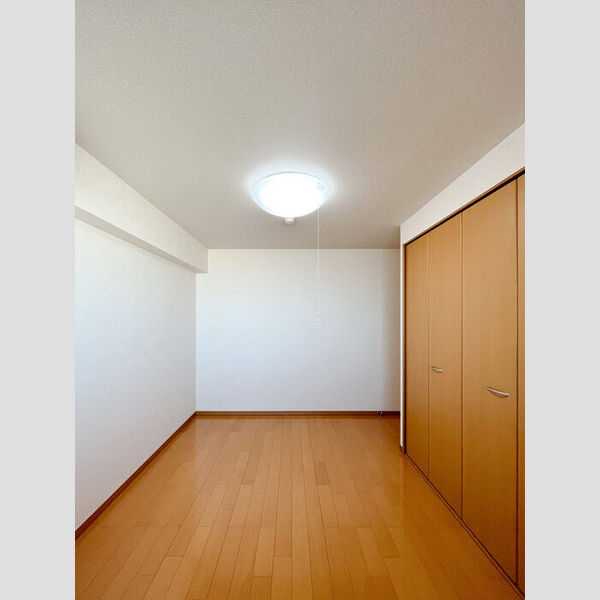 シャインヒル　Ⅲ303号室 洋室