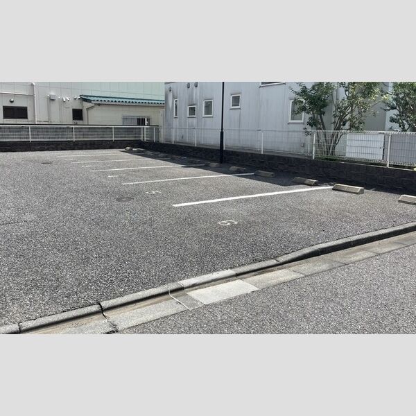 パティオス薬園台　東 駐車場