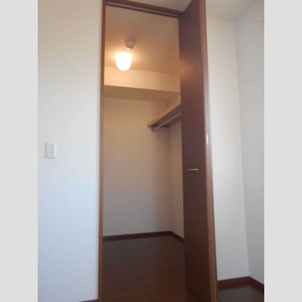 オリーブ205号室 収納