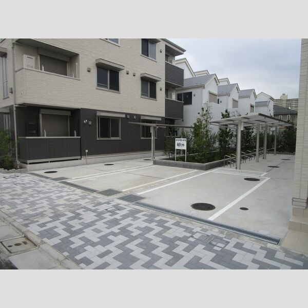 セジュール西台2  駐車場