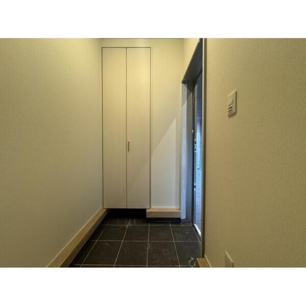 TREE　TOPS　代々木 玄関