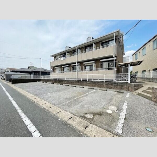 アンビションEIGHT201号室 駐車場