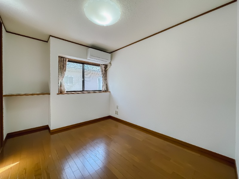 下連雀５丁目貸家 ■2階、8.25帖