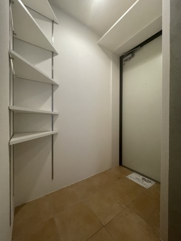 エクサム初台0403号室 玄関