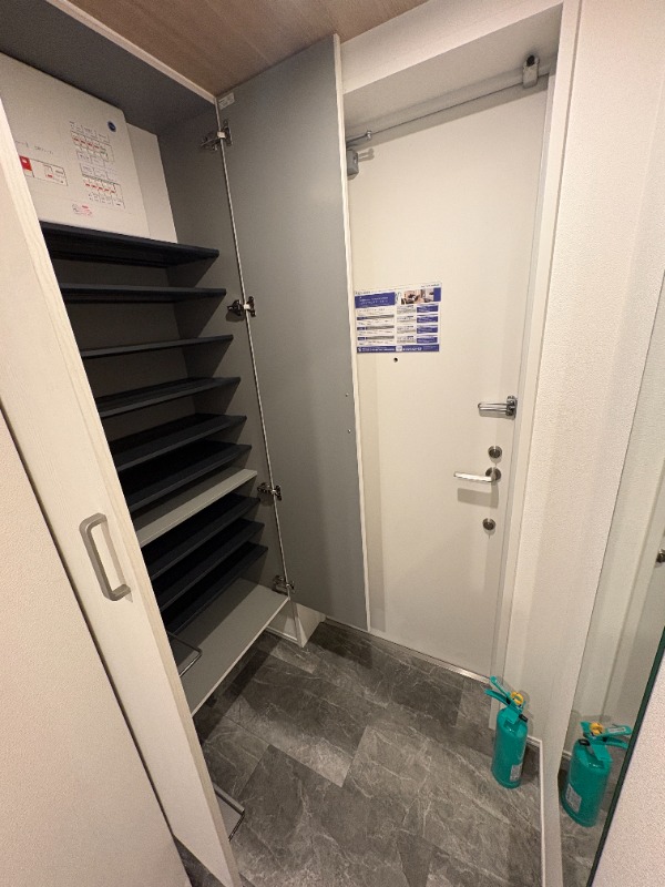 レジディア月島3階 玄関