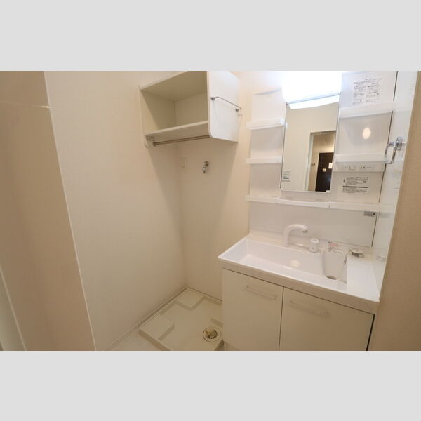 メゾン鶴丸103号室 洗髪洗面化粧台