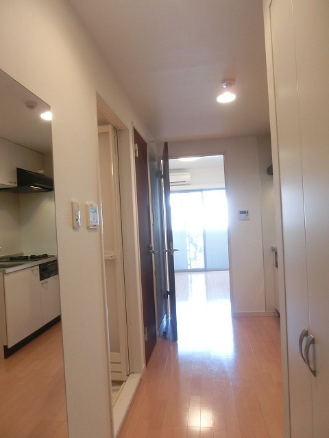 クレイシア北新宿 玄関