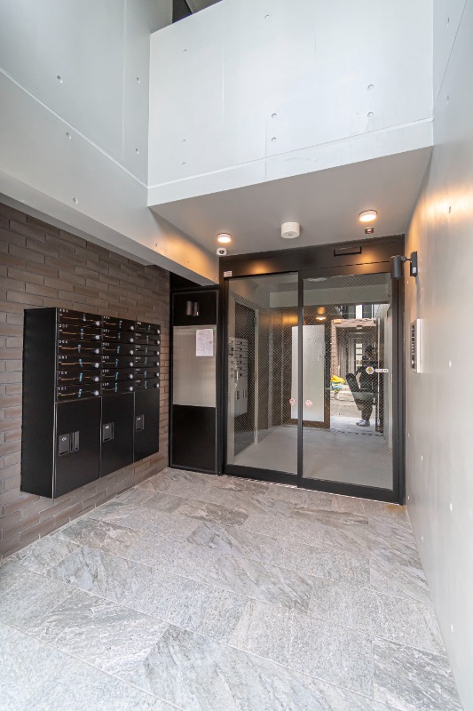 K-suite都立大学1階 エントランス