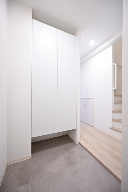 フェリデンシア御嶽山1階 玄関