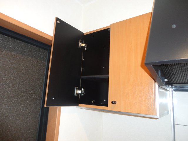 スタシィオン和田町305号室 下足箱（上）