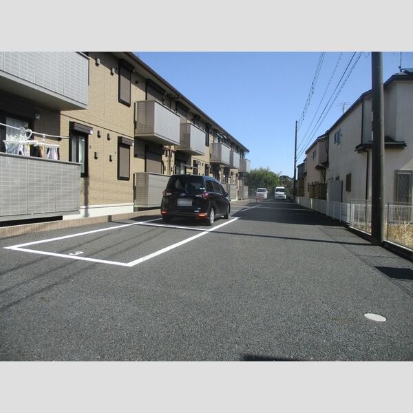 レムロード・M 駐車場