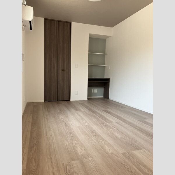 ノーブルパレス上木崎102号室 洋室