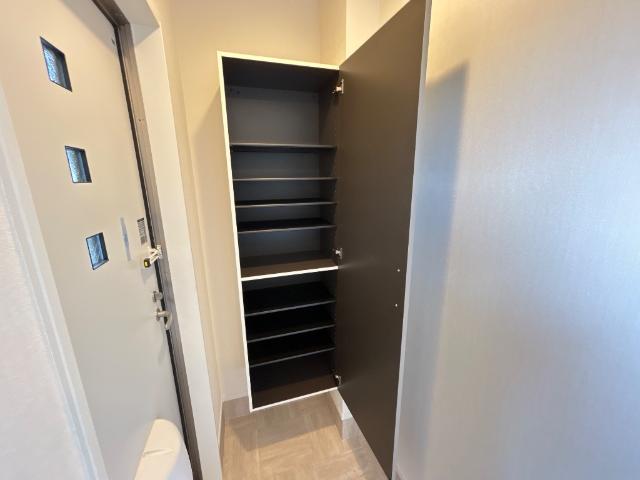 ウィズダム　コート 下駄箱