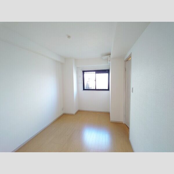 グランヴェールにしすな301号室 洋室6帖