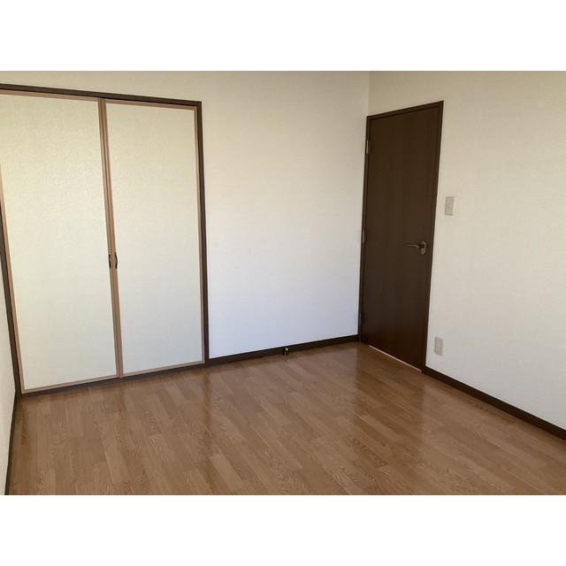 グランデュール瀬戸岡102号室 内観