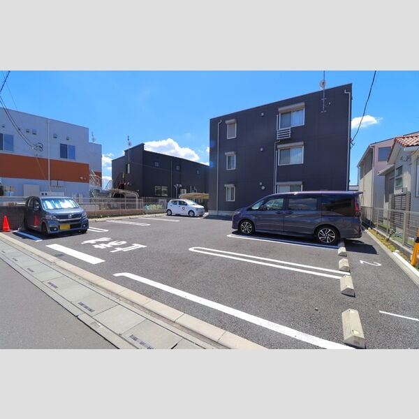 ウィステリア305号室 駐車場