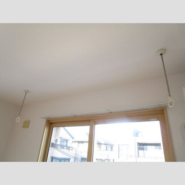 リュネットM201号室 室内物干し