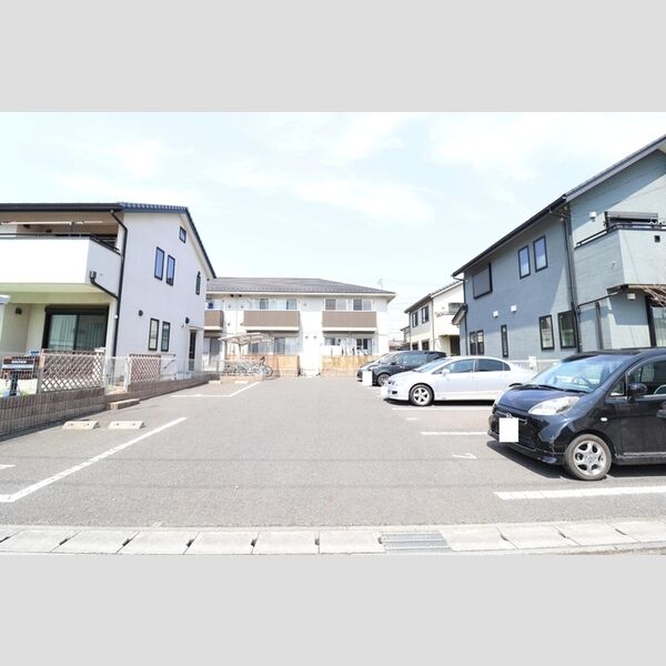 クリスパール 駐車場