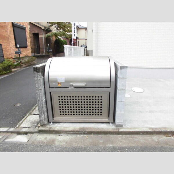 Maison　勇 ゴミストッカー