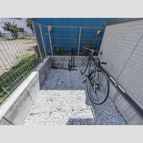 アンジュール南六郷303号室 駐輪場
