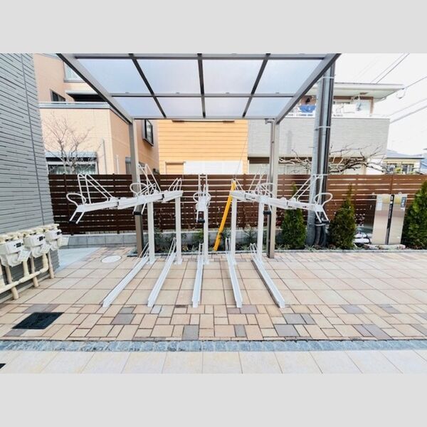 サンブルーム湘南 駐輪場