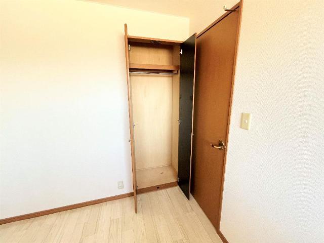 ビエント小机201号室 洋室②収納