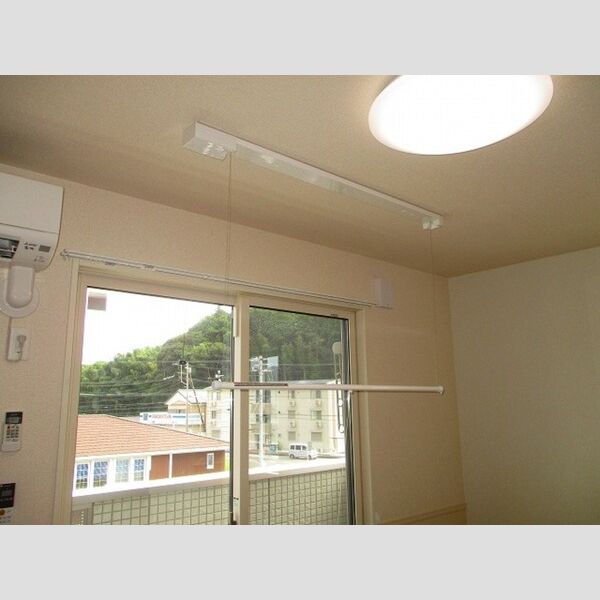 パストラルコート　C307号室 室内物干し