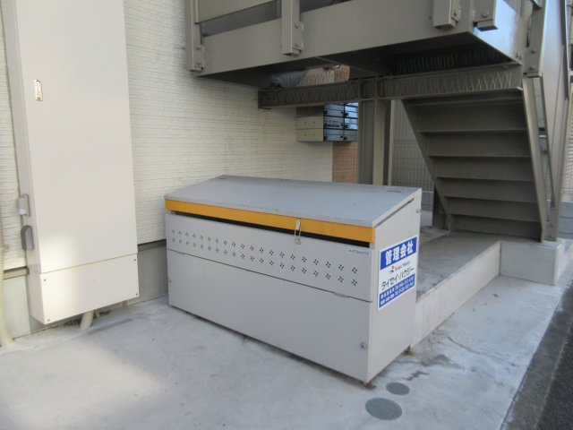 フルリール鶴見0104号室 敷地内ごみ置場　※実際の使用状況とは異なります(現況優先)