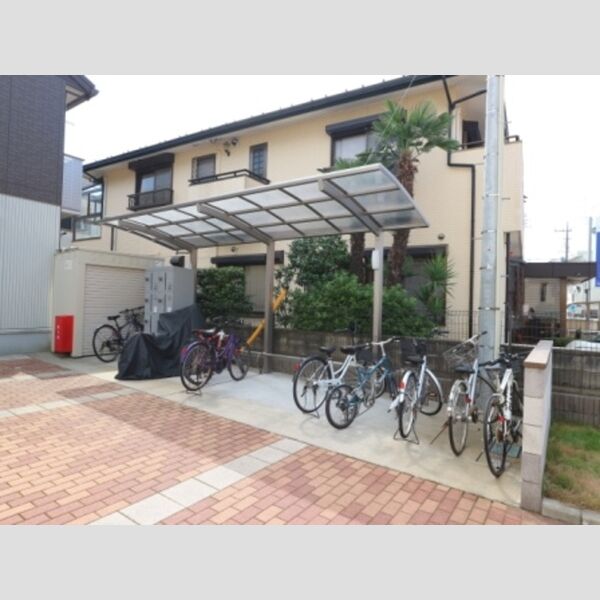 プレジールヤストシ 駐輪場