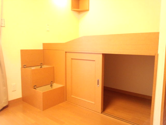 レオパレスフローラル北美町 リビング