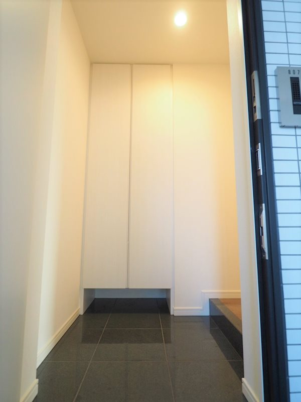 アジールコート新高円寺2階 玄関