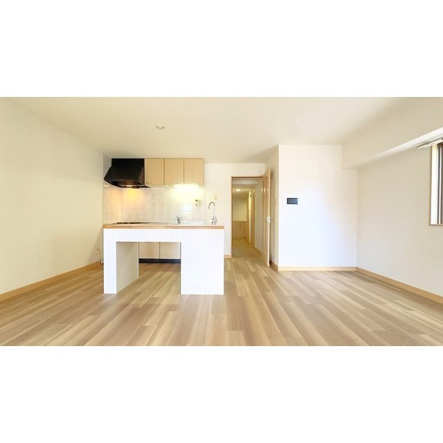 ラトゥール　レジュモー リビング