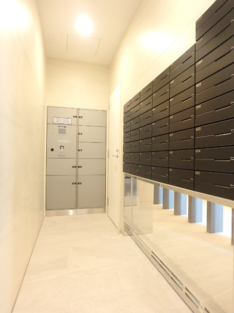 グランド・ガーラ白金高輪Ⅱ4階 宅配ＢＯＸ付