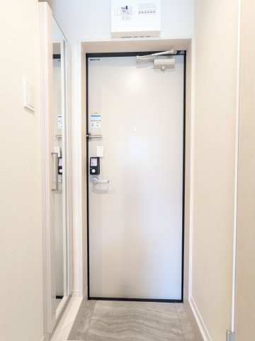 メゾンドパレワン0105号室 玄関