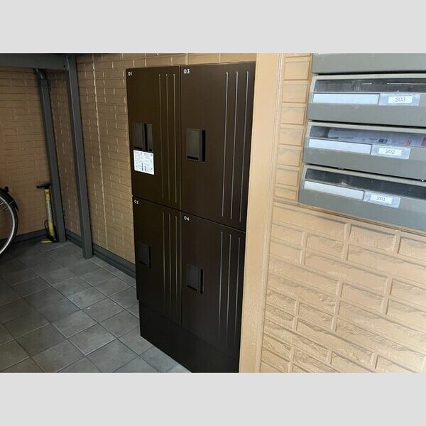 ベネツォーネ　E 宅配ボックス