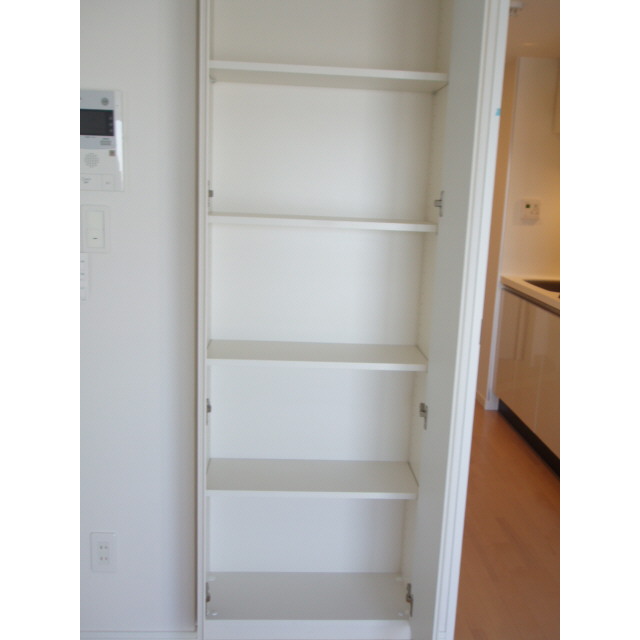 プレール・ドゥーク板橋本町 物入れ