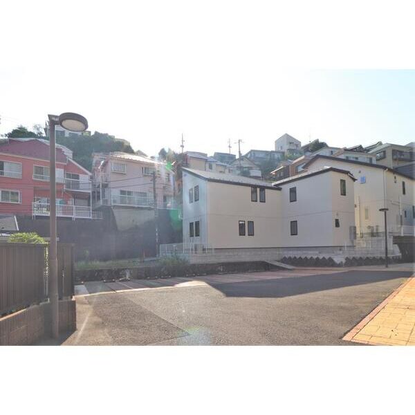 ベルセゾン201号室 駐車場