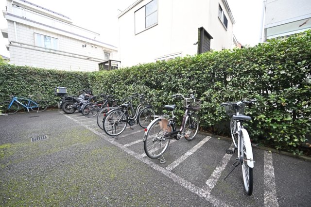 モビーレ等々力3階 駐輪場