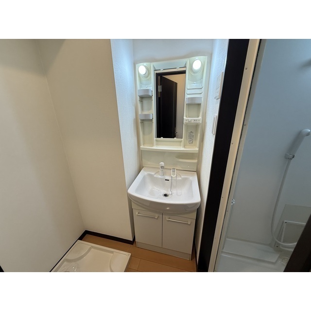 ヴィクトリアンコート千葉401号室 同建物別部屋の参考画像