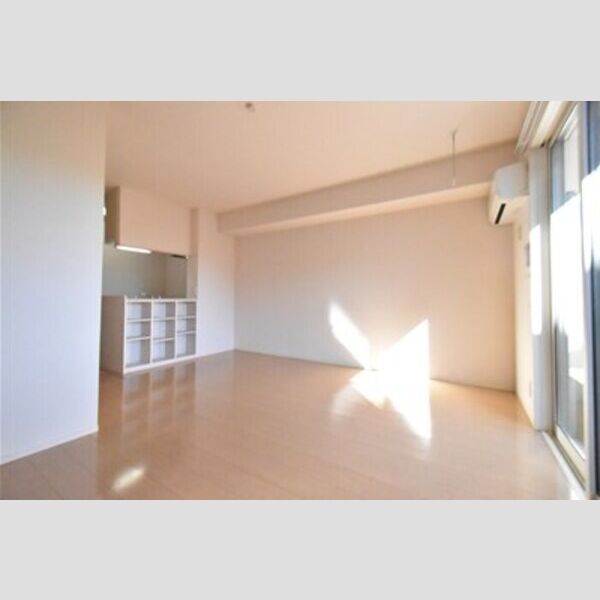 カンブリア　ガーデン リビングダイニング