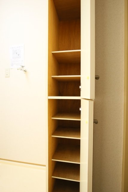 ソアール豊島園1階 靴入