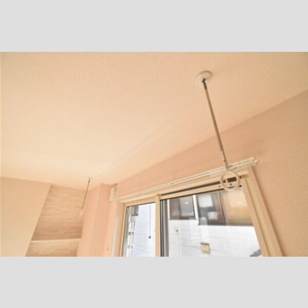 グラン・シャリオ201号室 室内物干し