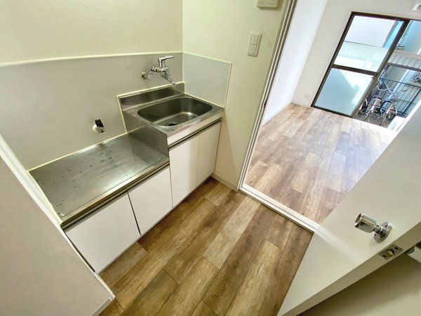 メゾン河辺102号室 キッチン