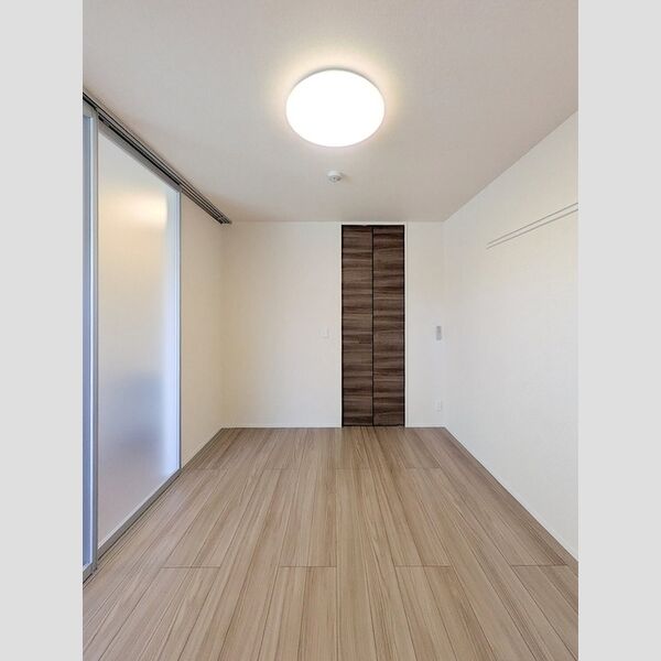 エバープレイス武蔵浦和102号室 洋室