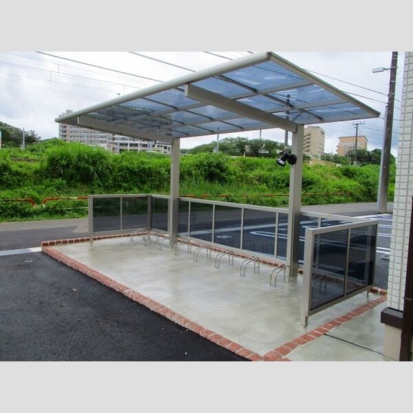 リバーサイド・レジデンス302号室 駐輪場