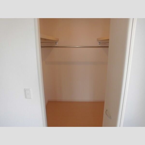 LaLuce 洋室6.1帖　ウォークインクローゼット