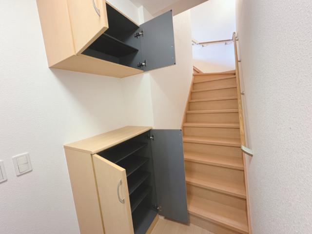 ハピネス201号室 玄関