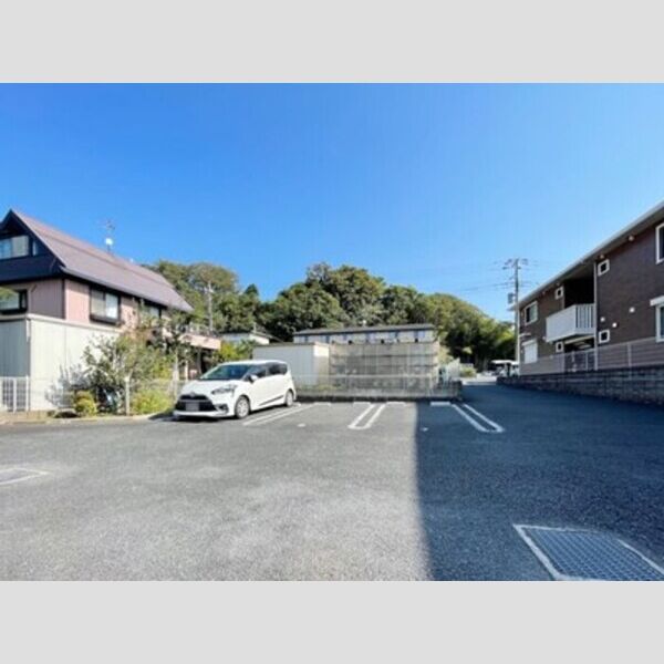 グランメールⅡ 駐車場