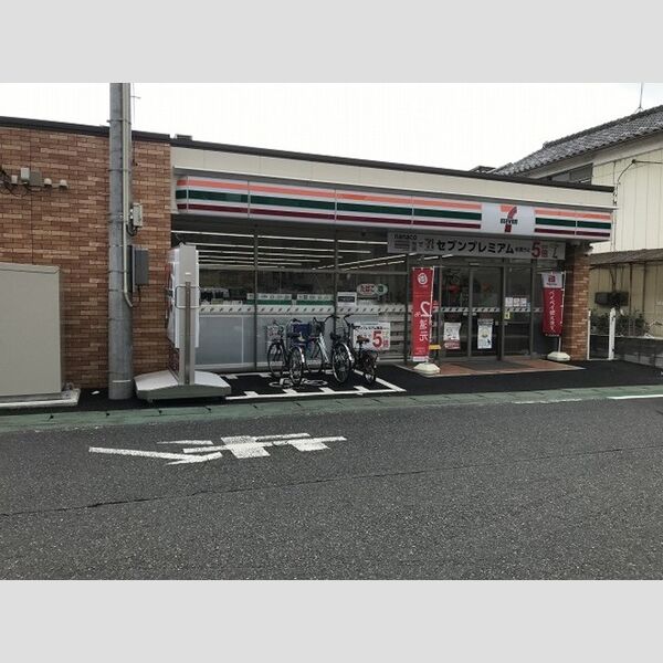 リサーナ305号室 セブンイレブン馬橋駅東口店(121m)